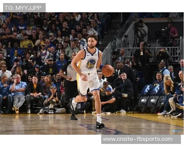 克莱汤普森状态低迷9投仅3中三分球命中率惨淡仅1中6