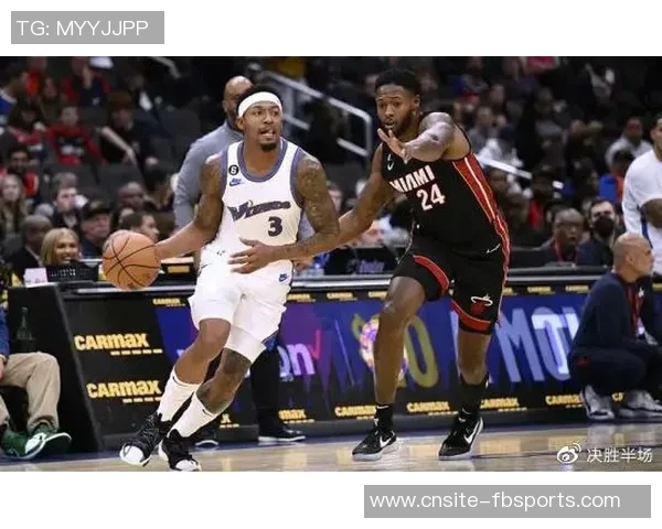 三球348次抢断跻身黄蜂队历史前十助攻与三分命中数同样创队史佳绩