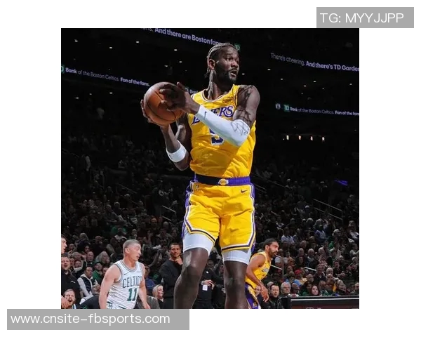 詹姆斯缺阵谁来扛防守大旗雷迪克推荐艾顿斯玛特和文森特